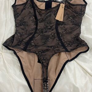 Shapellx Lace Glamour Flawless Fit Thong Bodysuit